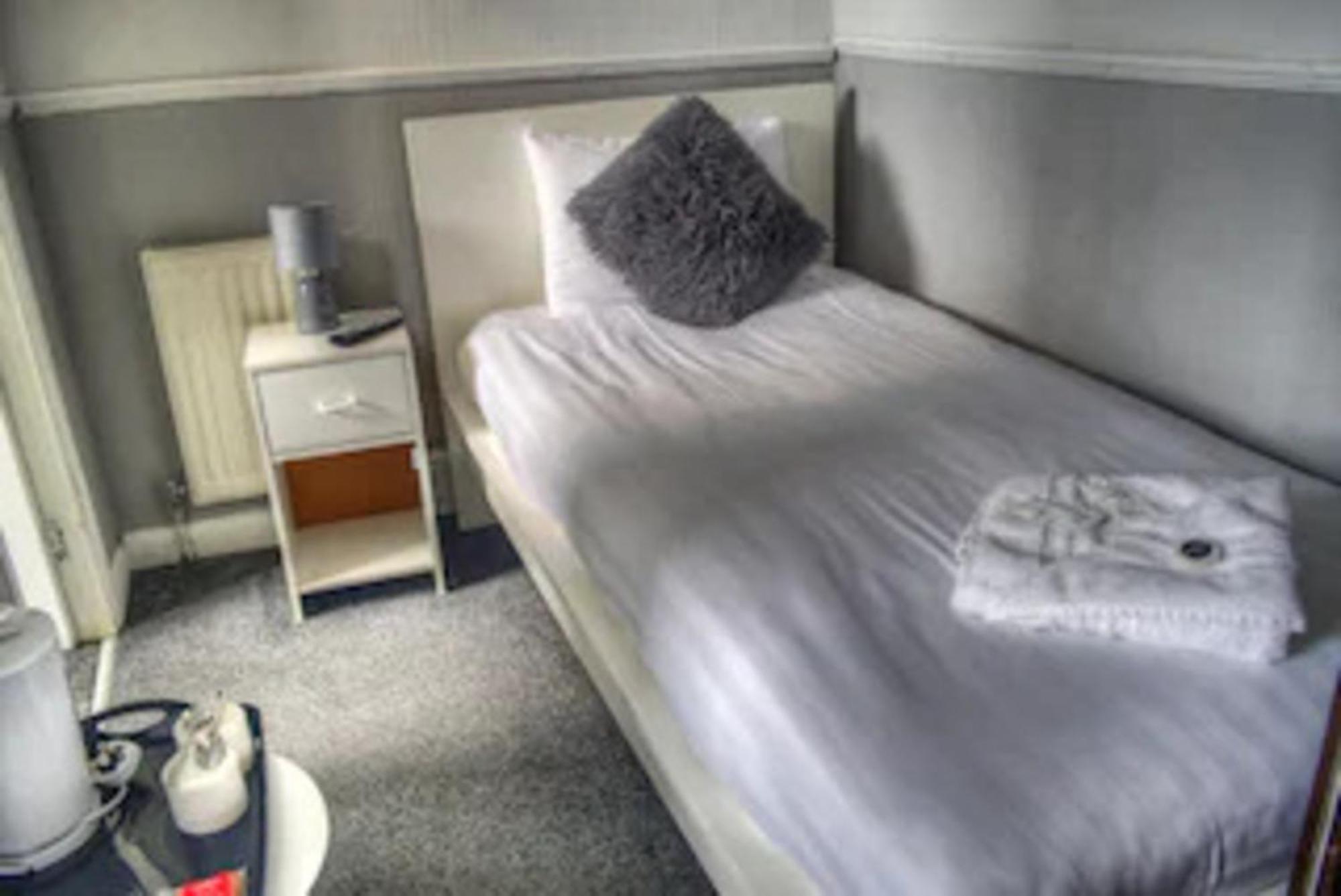 Rose Hotel
